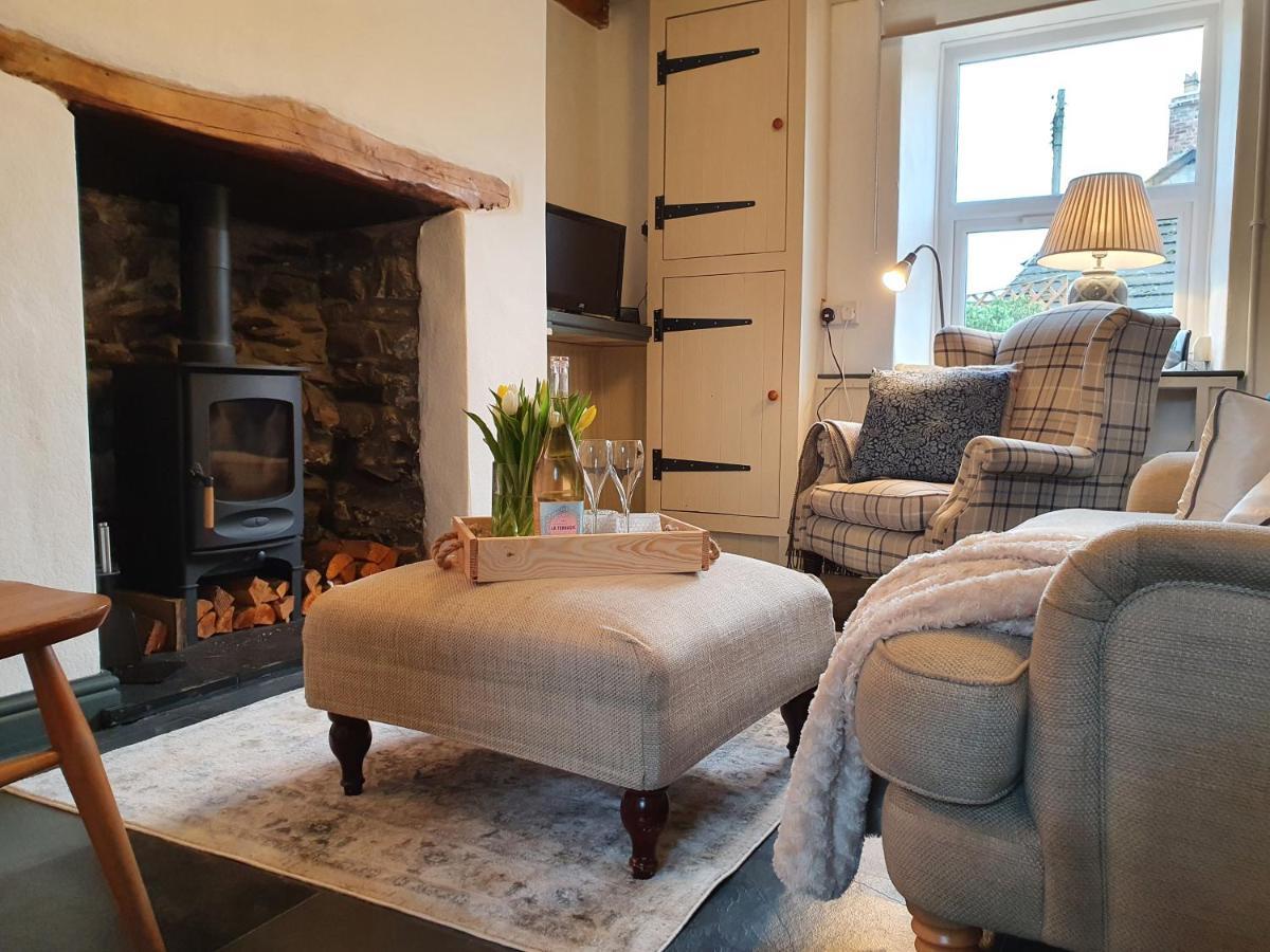 Cosy Cottage In Heart Of Llangollen Eksteriør bilde