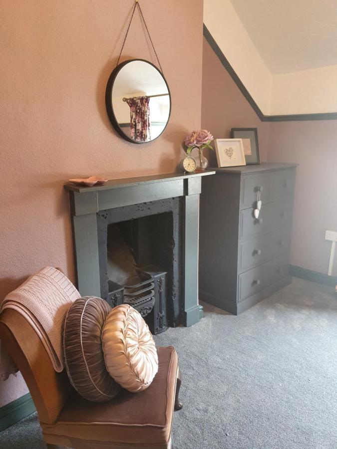 Cosy Cottage In Heart Of Llangollen Eksteriør bilde